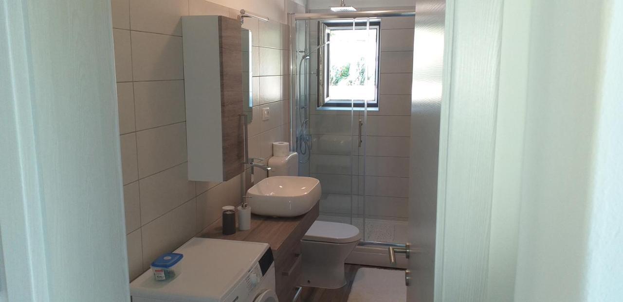 Holiday Apartments Cecilija Supetarska Draga Extérieur photo