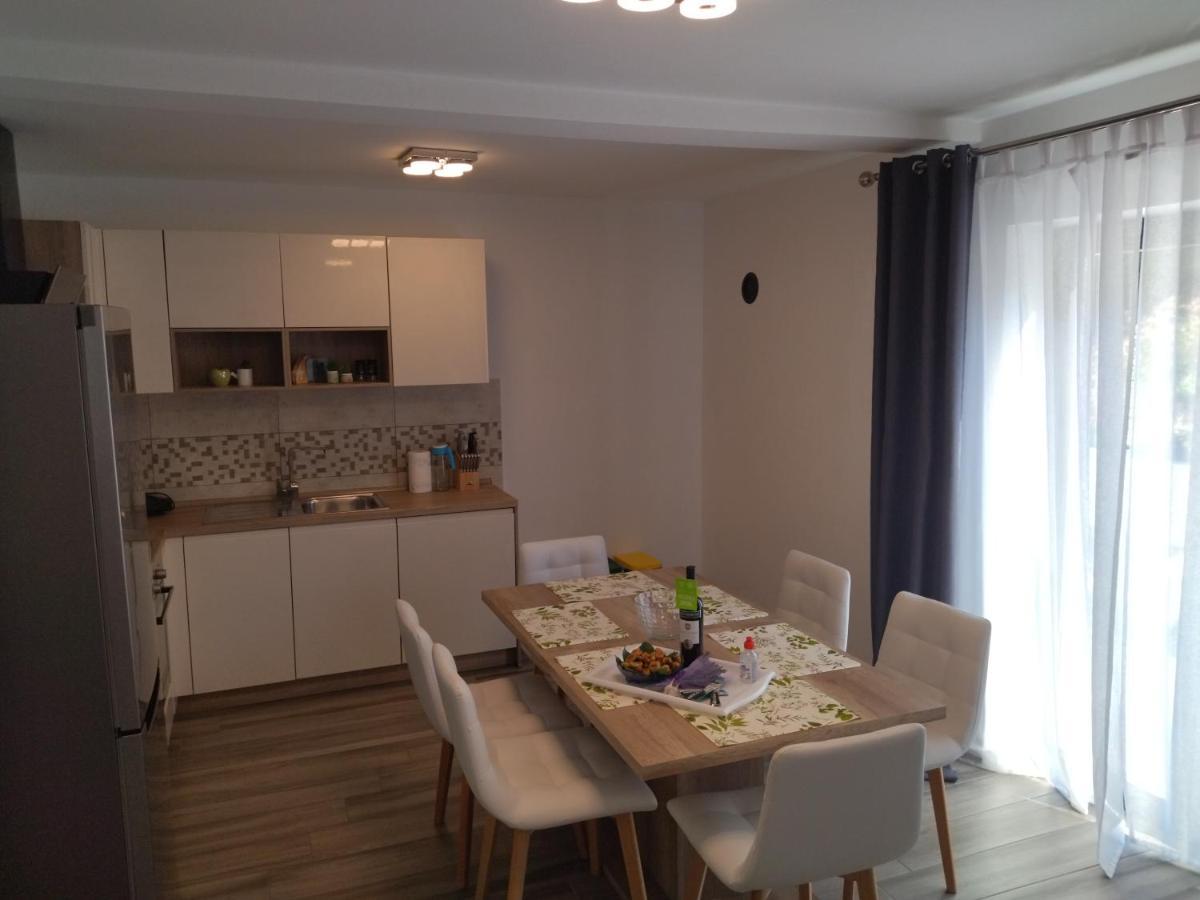 Holiday Apartments Cecilija Supetarska Draga Extérieur photo