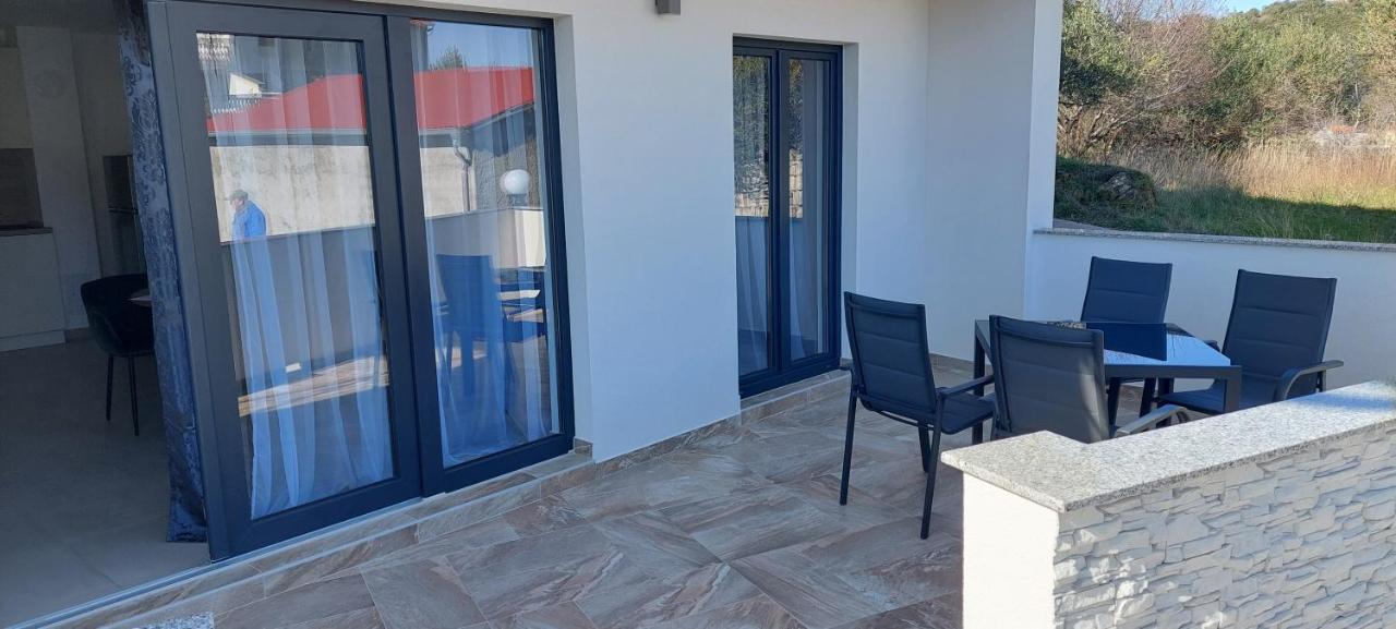 Holiday Apartments Cecilija Supetarska Draga Extérieur photo