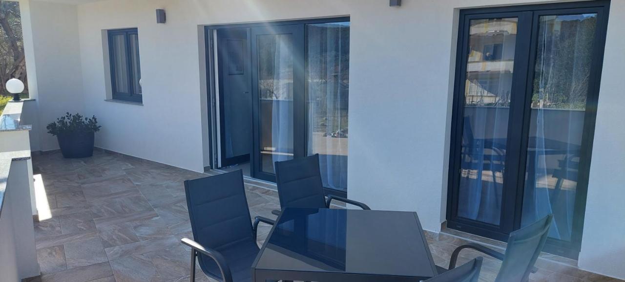 Holiday Apartments Cecilija Supetarska Draga Extérieur photo