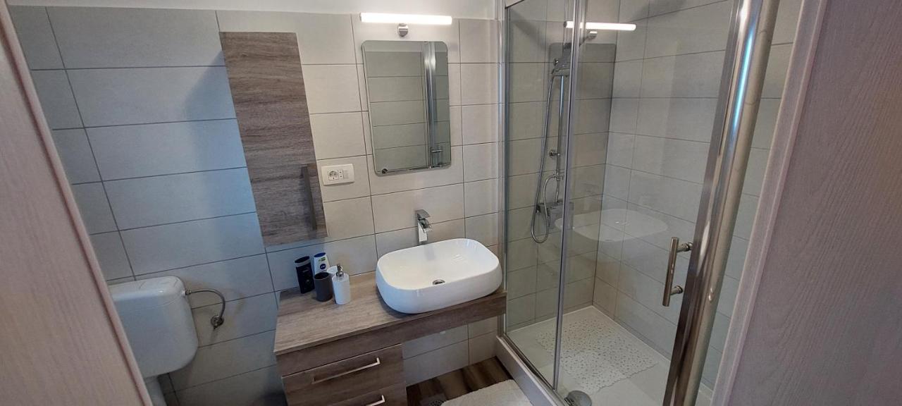 Holiday Apartments Cecilija Supetarska Draga Extérieur photo