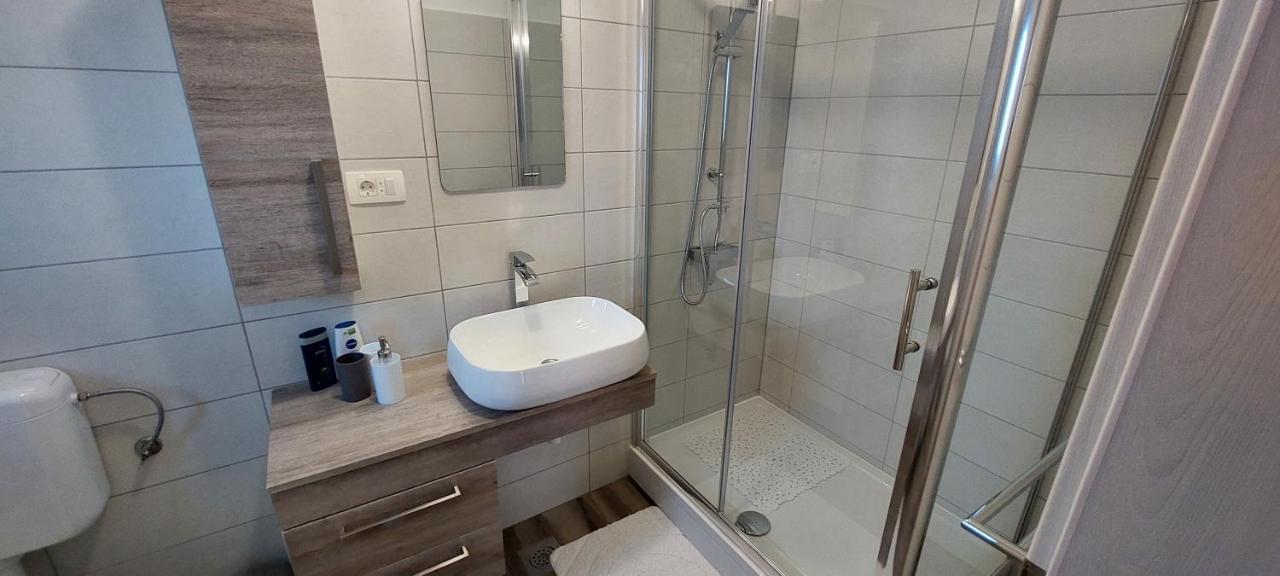 Holiday Apartments Cecilija Supetarska Draga Extérieur photo
