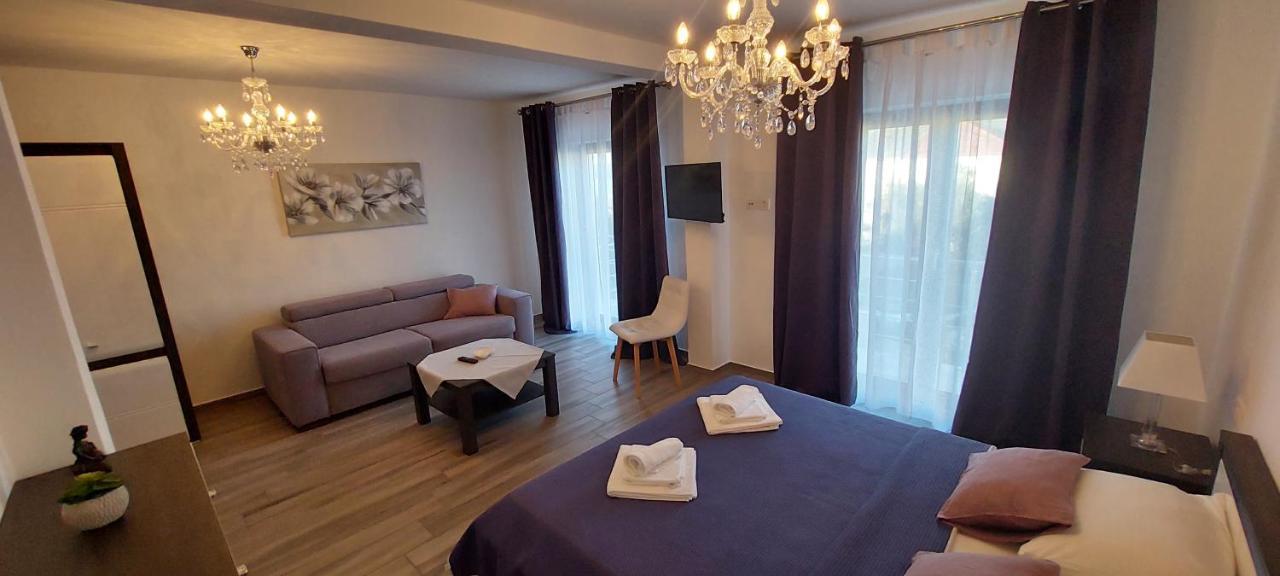 Holiday Apartments Cecilija Supetarska Draga Extérieur photo